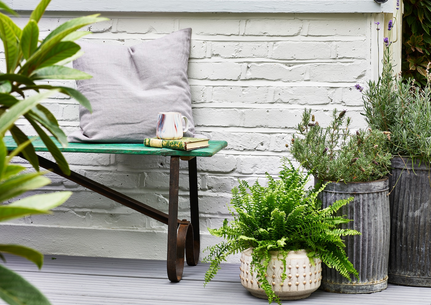 Painting Garden & Outdoor Furniture Metal & Wood Dulux